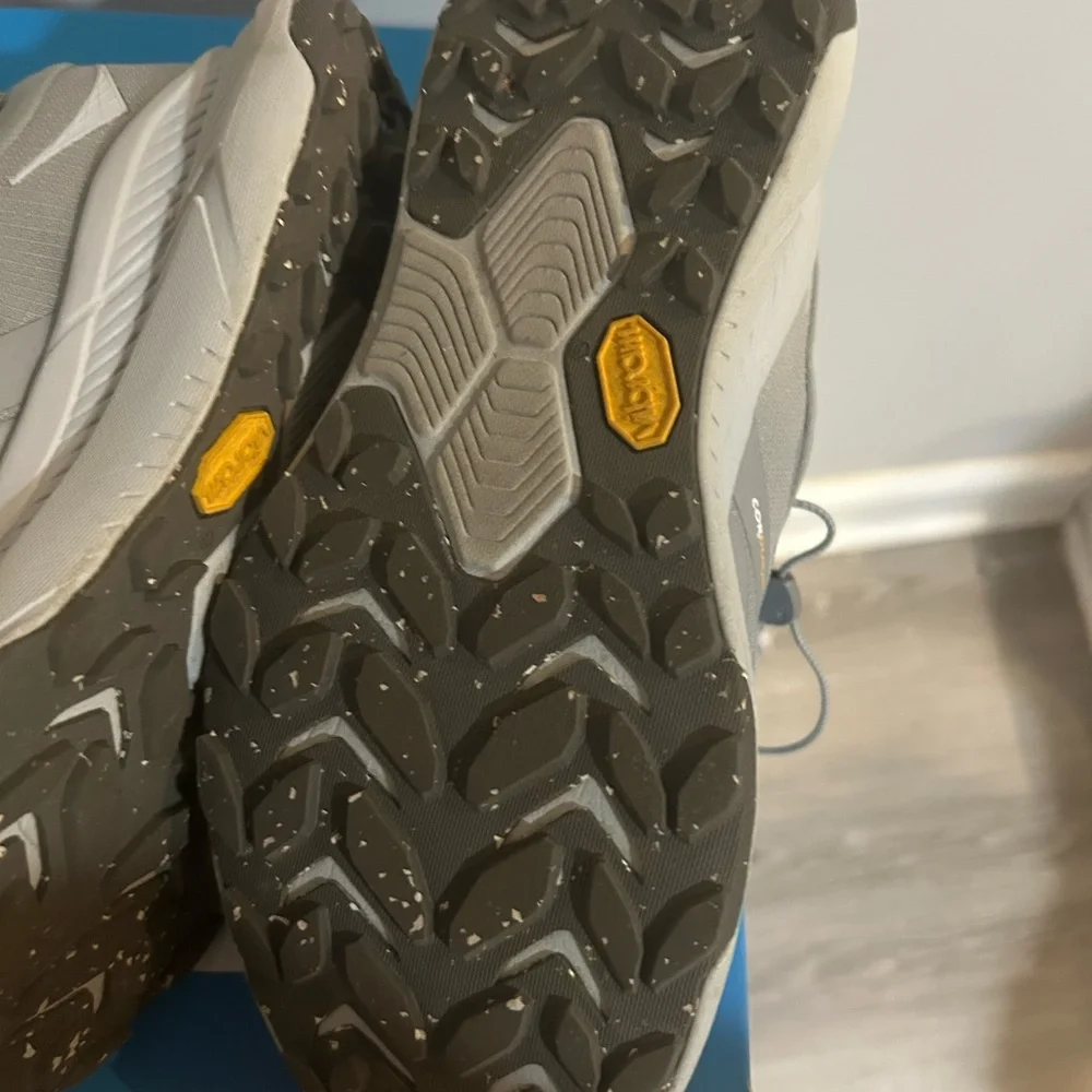 Hoka M Transport GTX size 7.5 tie free sneakers